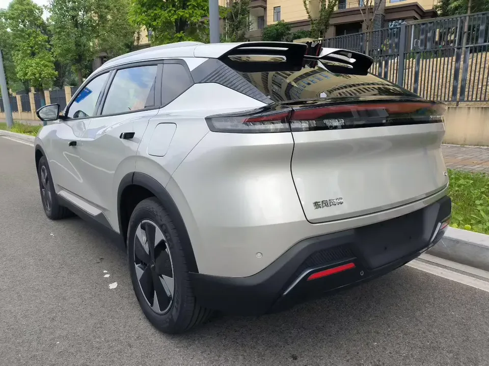 Dongfeng Fengshen L7 PHEV Fengshen L7 PHEV 205 Ultra-long battery life 2025 — thumbnail 3