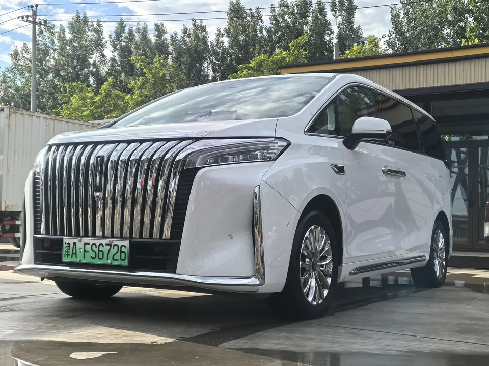 WEY mountains mountains Four-wheel drive flagship version 2023 — photo 1, buy with delivery to Moscow