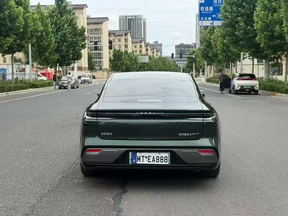 Geely Galaxy Star 8 PHEV Galaxy Star 8 PHEV 130km EM-P Starship Edition 2025 — thumbnail 2