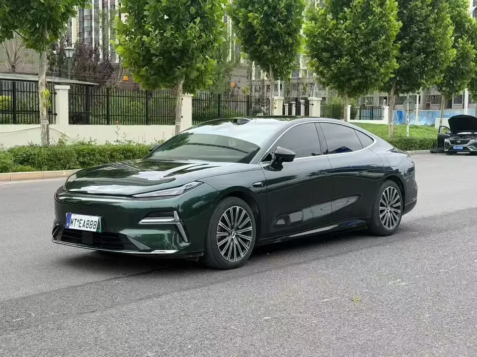 Geely Galaxy Star 8 PHEV Galaxy Star 8 PHEV 130km EM-P Starship Edition 2025 — photo 1, buy with delivery to Moscow