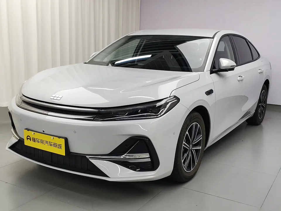 Geely Galaxy A7 EM Galaxy A7 EM 70km Launch Edition 2025 — photo 1, buy with delivery to Moscow