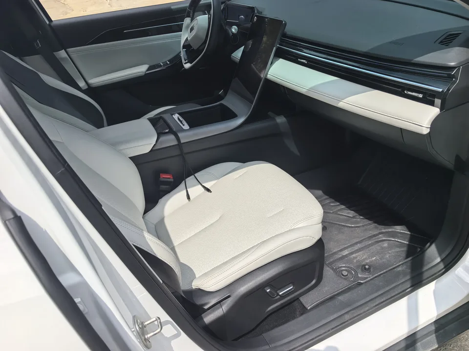 Geely Galaxy L6 Galaxy L6 Creative Edition 1.5T DHT 125km 2024 — thumbnail 4