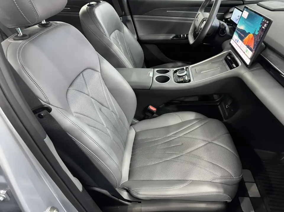 Geely Galaxy L6 Galaxy L6 1.5 EM-i DHT 140KM Starship Edition 2025 — thumbnail 5