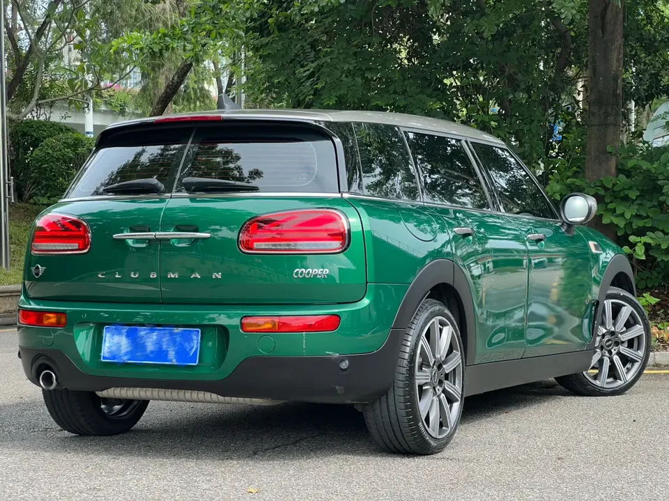 MINI Clubman MINI CLUBMAN 1.5T COOPER Connoisseur 2023 — thumbnail 2