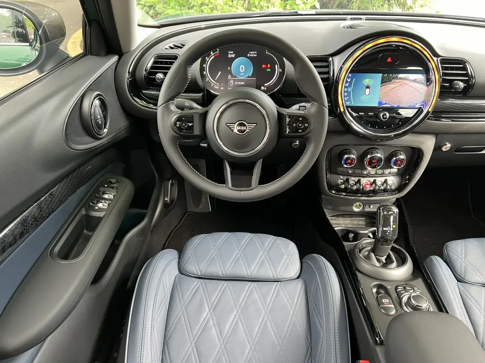MINI Clubman MINI CLUBMAN 1.5T COOPER Connoisseur 2023 — thumbnail 4