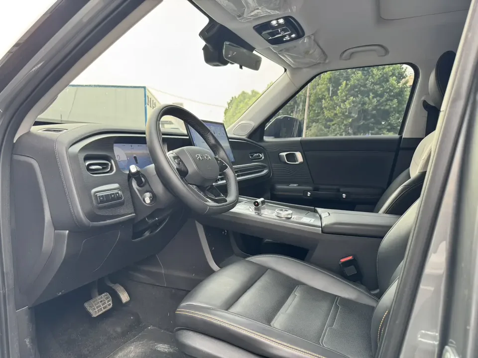 BAIC Beijing Off-road BJ30 Beijing Off-road BJ30 1.5T DHT Magic Core Electric Drive Standard Edition 2024 — thumbnail 4