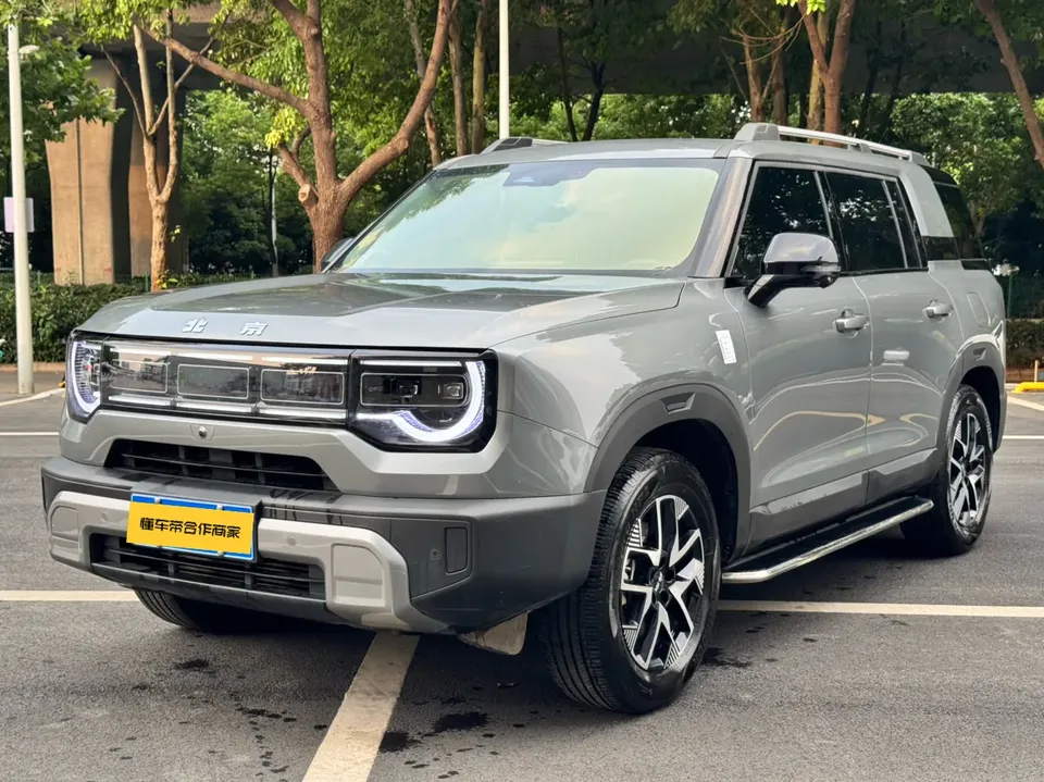 BAIC Beijing Off-road BJ30 Beijing Off-road BJ30 1.5T DHT Magic Core Electric Drive Standard Edition 2024 — photo 1, buy with delivery to Moscow