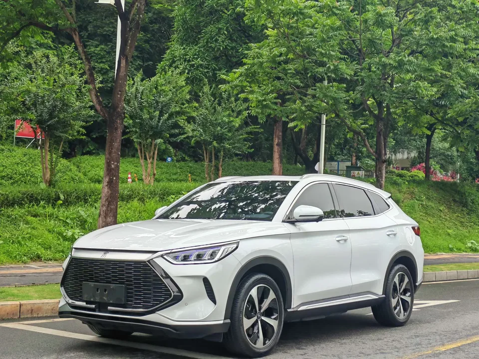 BYD Song PLUS DM Song PLUS DM 2021 DM-i 110KM 2WD Flagship PLUS 2022 — photo 1, buy with delivery to Moscow