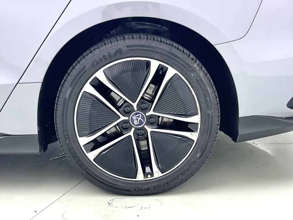 BYD Han EV Han EV Champion Edition 605KM Premium 2023 — thumbnail 3