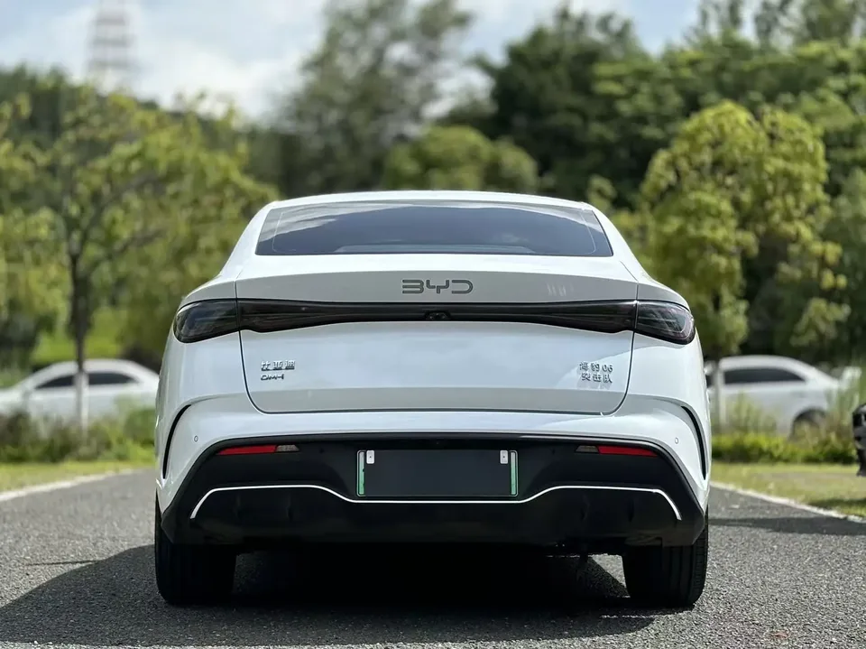 BYD Seal 06DM Seal 06DM DM-i 80KM Premium 2024 — thumbnail 2