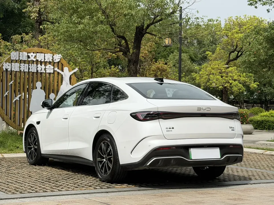 BYD Seal 06DM Seal 06DM Intelligent Driving Edition DM-i 120KM Premium Edition 2025 — thumbnail 2