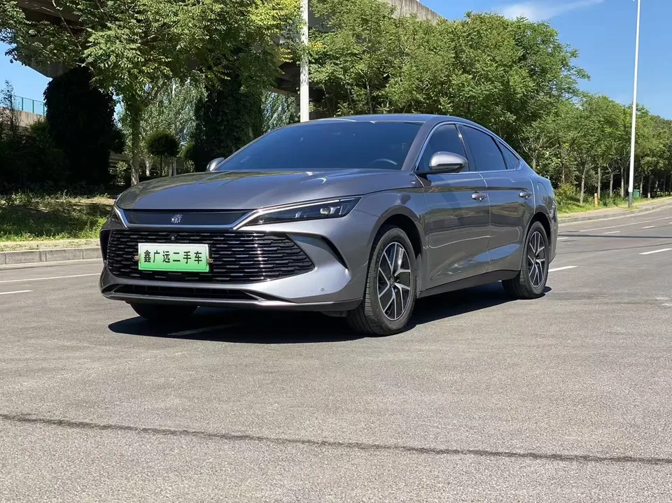 BYD Qin L DM Qin L DM DM-i 120KM Leading Model 2024 — photo 1, buy with delivery to Moscow