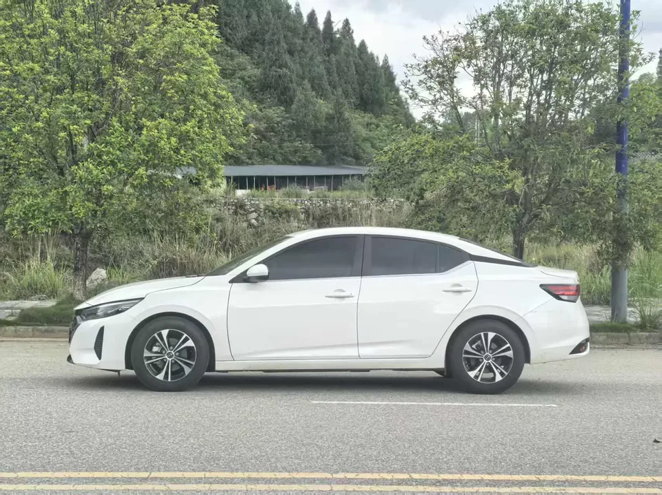 Nissan Sylphy Sylphy 1.6L CVT True Edition 2025 — thumbnail 3