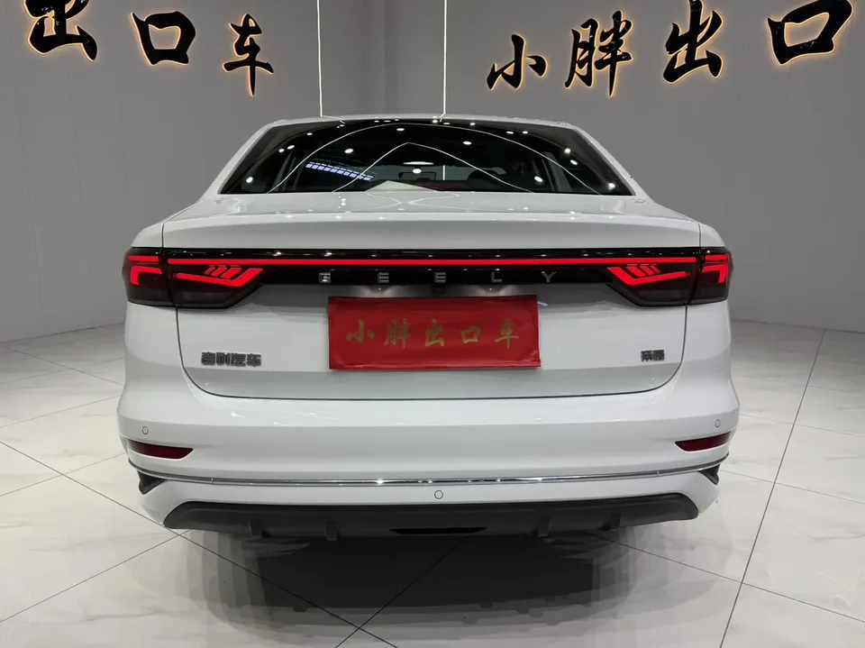 Geely Emgrand emgrand 4th Generation 1.5L CVT Premium 2022 — thumbnail 2