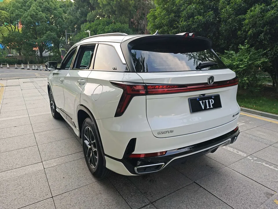 Changan CS75PLUS Changan CS75 PLUS The third generation champion version 1.5T automatic intelligent driving style 2024 — thumbnail 2