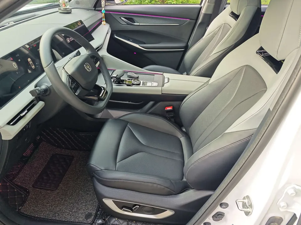 Changan CS75PLUS Changan CS75 PLUS The third generation champion version 1.5T automatic intelligent driving style 2024 — thumbnail 4