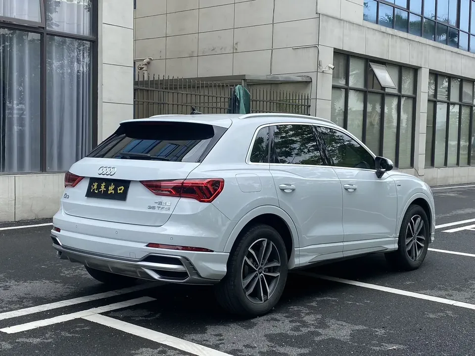 Audi Q3 Q3 Audi Q3 2022 35 TFSI aggressive and dynamic model 2022 — thumbnail 2