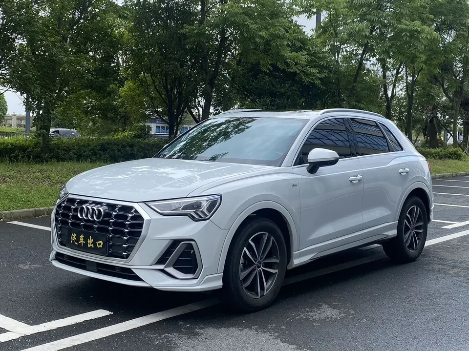 Audi Q3 Q3 Audi Q3 2022 35 TFSI aggressive and dynamic model 2022 — photo 1, buy with delivery to Moscow
