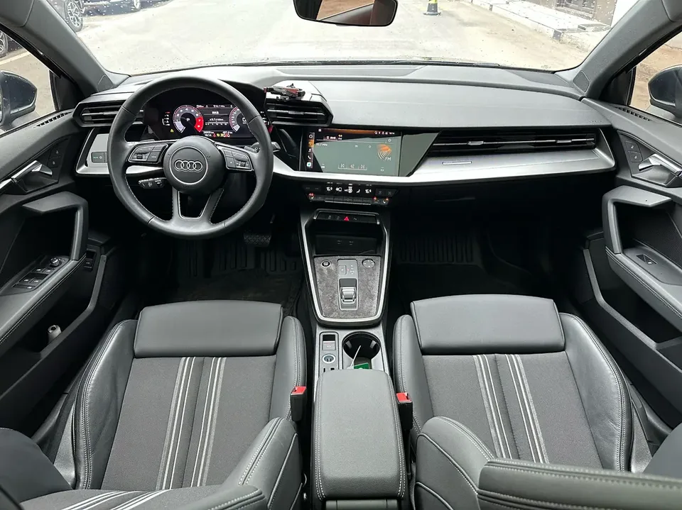 Audi A3 A3 facelift A3L Limousine 35 TFSI stylish and sporty 2023 — thumbnail 4