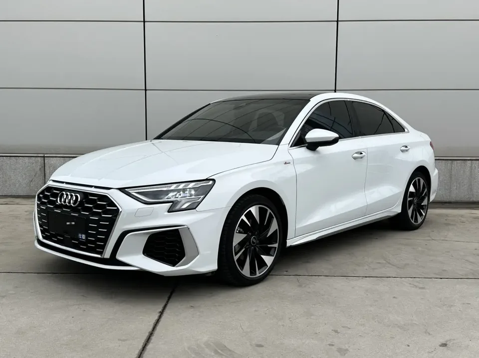Audi A3 Audi A3 A3L Limousine 35 TFSI Stylish Sports 2022 — фото 1, купить с доставкой в Москву