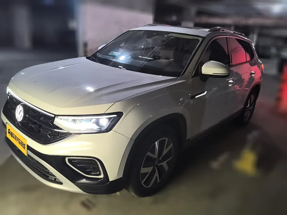 Volkswagen Tayron Tanyue 300TSI 2WD Luxury Plus Advanced Edition 2023 — photo 1, buy with delivery to Moscow