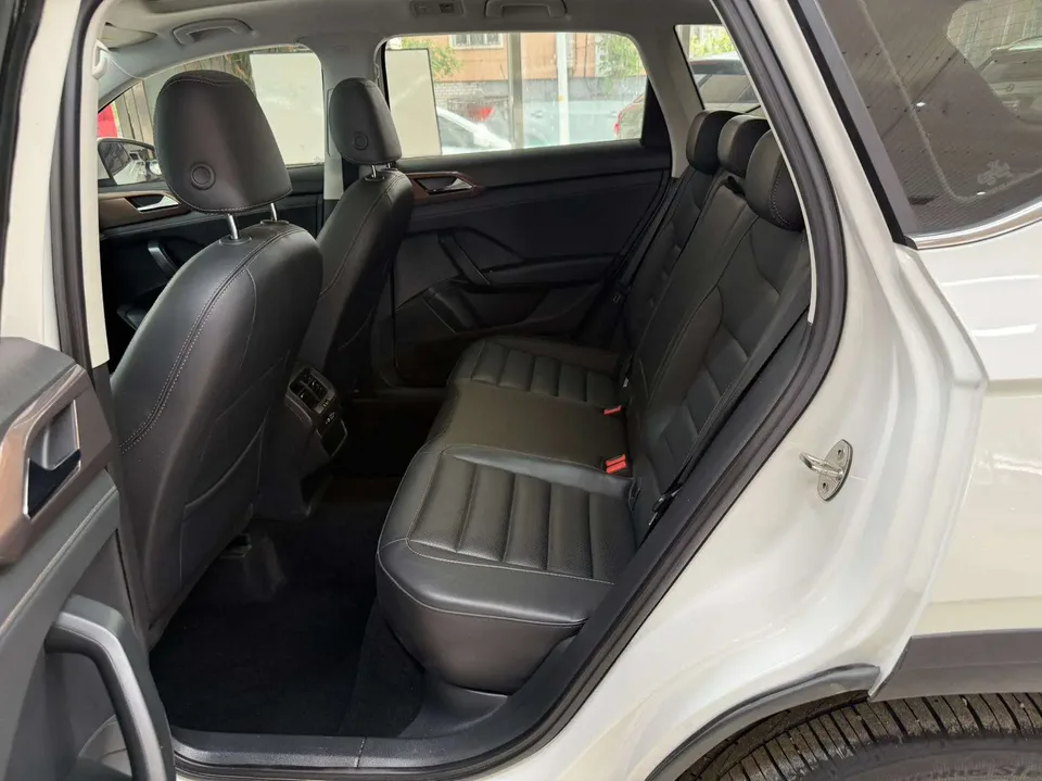Volkswagen Tharu tuyue 280TSI 2WD Deluxe Edition 2022 — thumbnail 5