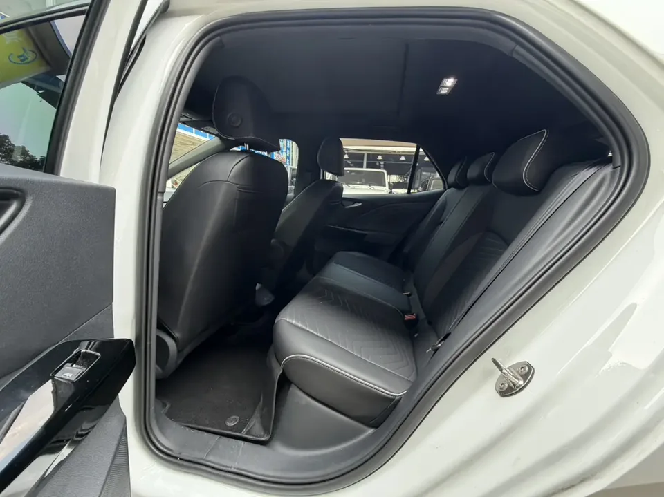 Volkswagen ID.3 Volkswagen ID.3 Smart Model 2025 — thumbnail 3