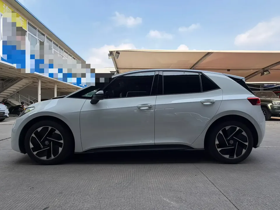 Volkswagen ID.3 Volkswagen ID.3 Smart Model 2025 — thumbnail 4