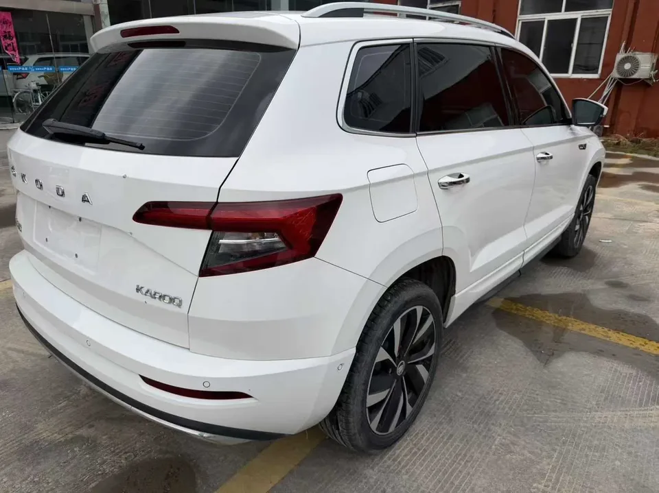 Skoda Karoq Korok TSI280 Luxury Edition 2022 — thumbnail 4
