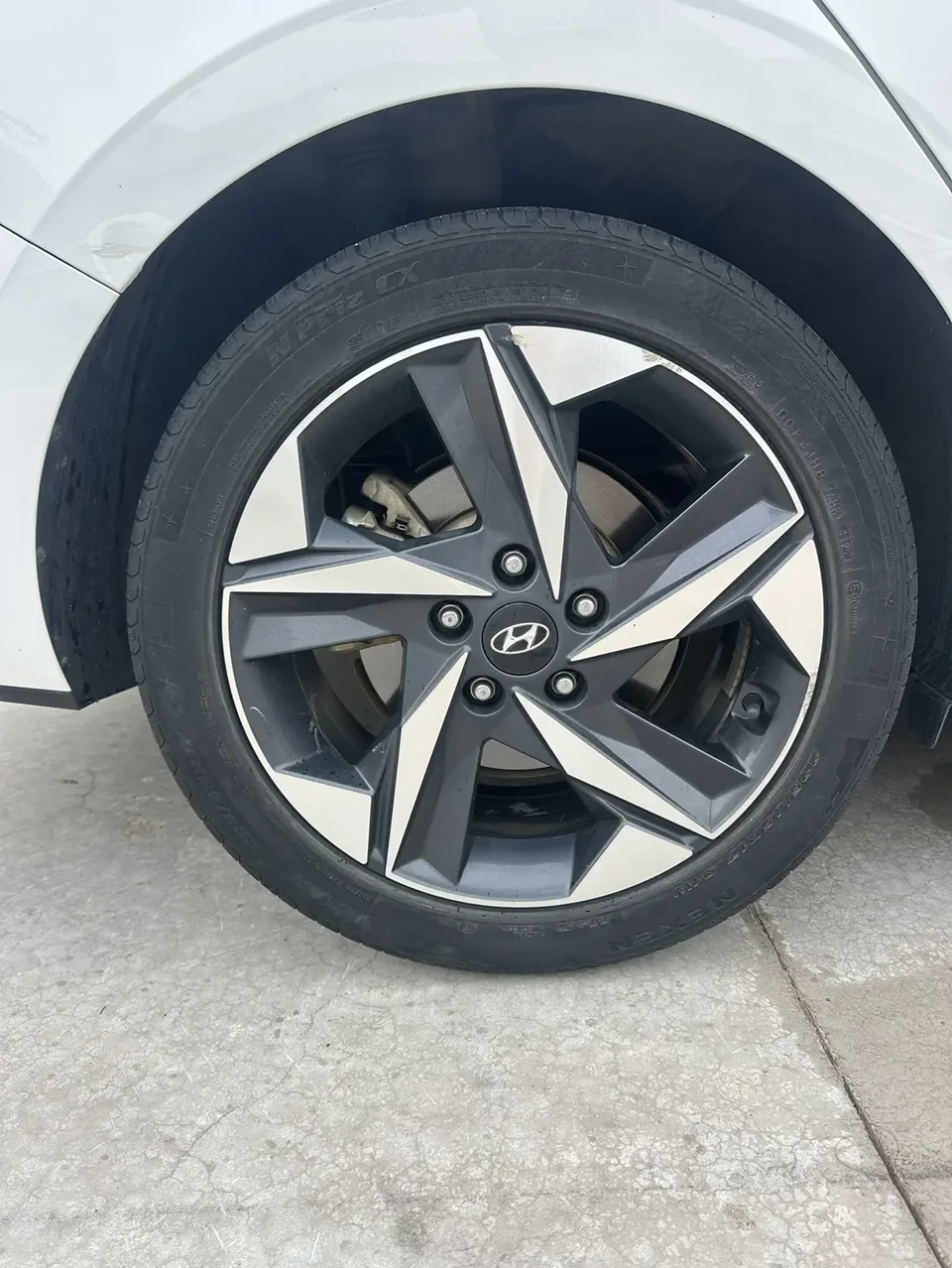 Hyundai Elantra Elantra 1.5L CVT LUX Premium Edition 2022 — миниатюра 4