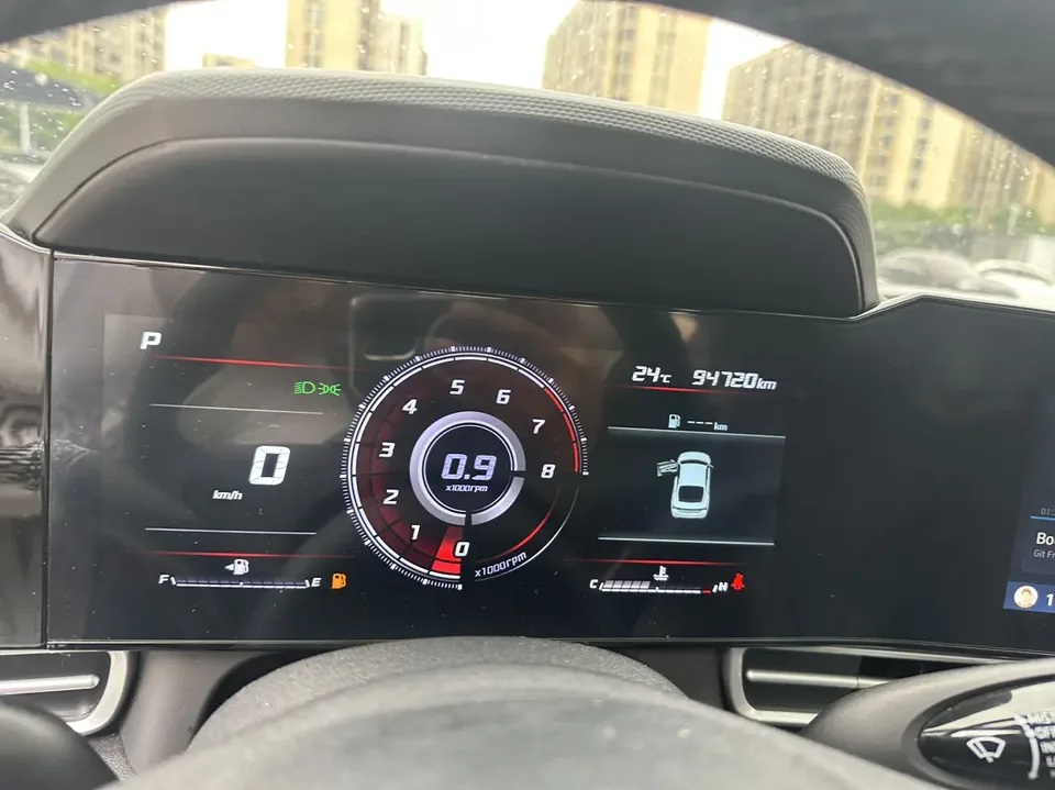 Hyundai Elantra Elantra 1.5L CVT LUX Premium Edition 2022 — миниатюра 5