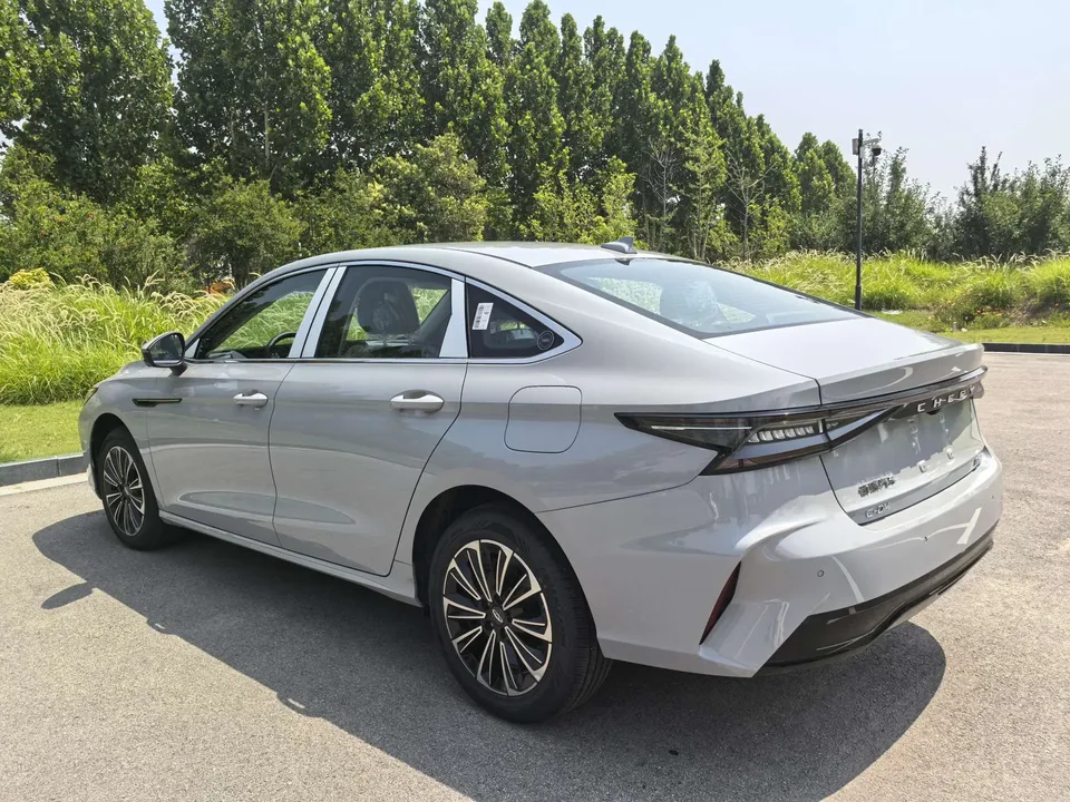 Chery Fengyun A8 Fengyun A8 70km Standard 2025 — thumbnail 2