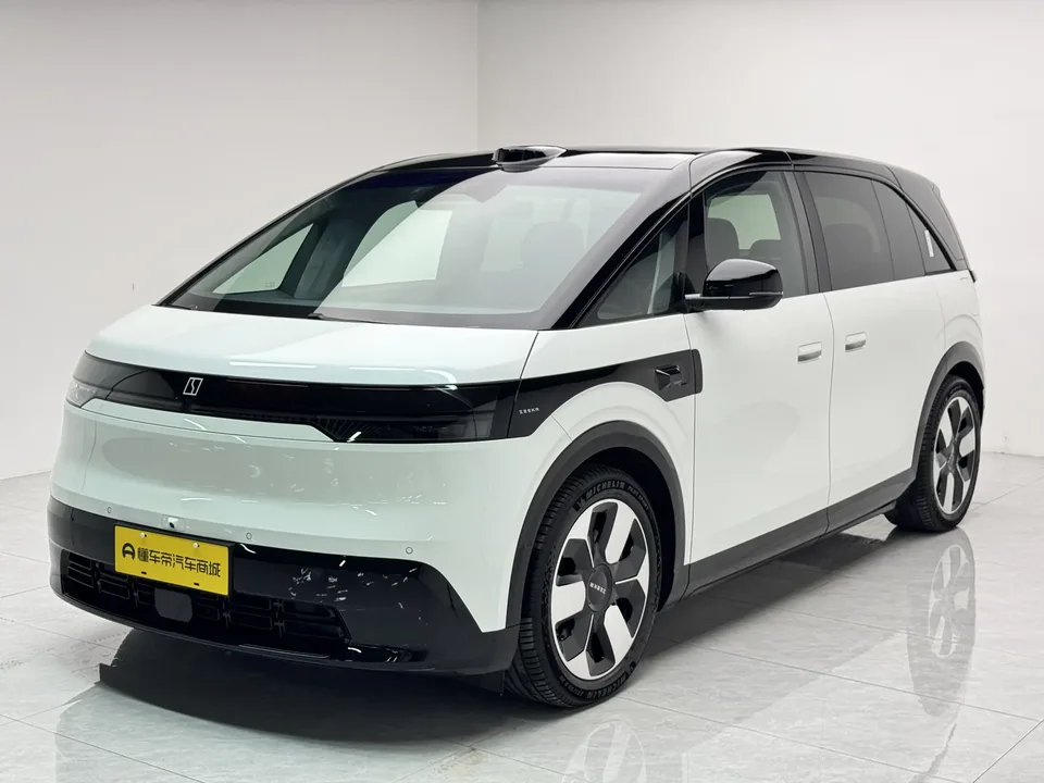 Zeekr Mix ZEEKR MIX 76kWh Smart Driving Edition 2025 — photo 1, buy with delivery to Moscow