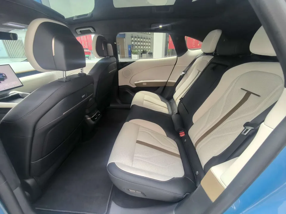 Zeekr 007GT ZEEKR 007GT Four-wheel drive intelligent driving version 75kWh 2025 — thumbnail 3