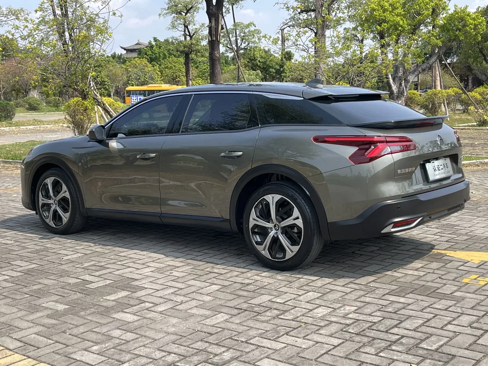Citroen Versailles C5 X Versailles C5 X 1.6T Enjoy Extraordinary Tiger Year Opening Edition 2022 — thumbnail 2