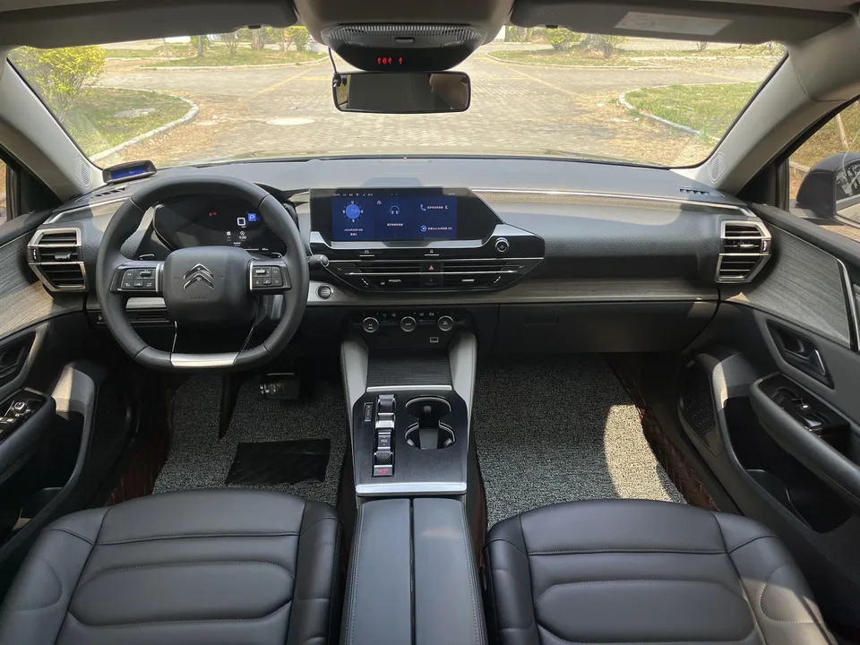 Citroen Versailles C5 X Versailles C5 X 1.6T Enjoy Extraordinary Tiger Year Opening Edition 2022 — thumbnail 4