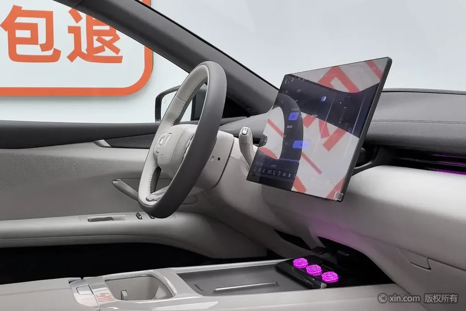 Deepal dark blue L07 Dark blue L07 530Ultra Dark Blue Intelligent Driving AD PRO Edition 2025 — thumbnail 4