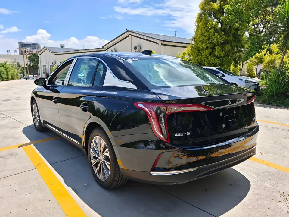 Hongqi E-QM5 Hongqi E-QM5 500km travel version 100kW 2024 — thumbnail 2