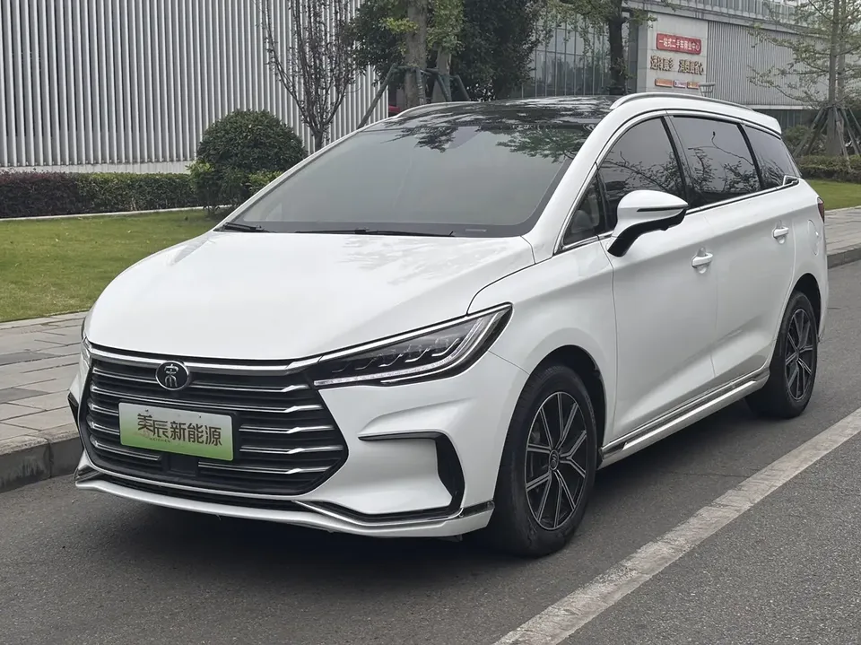 BYD Song MAX DM Song MAX DM DM-i 105KM Flagship 2022 — photo 1, buy with delivery to Moscow