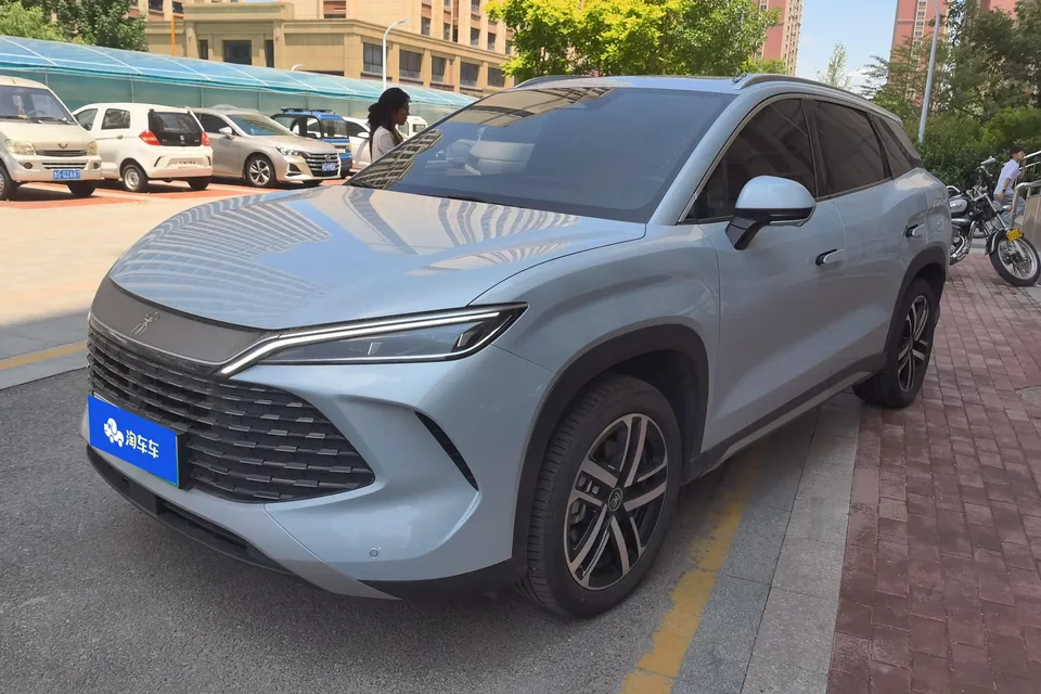 BYD Song L DM Song L DM DM-i 112KM Beyond Edition 2024 — photo 1, buy with delivery to Moscow