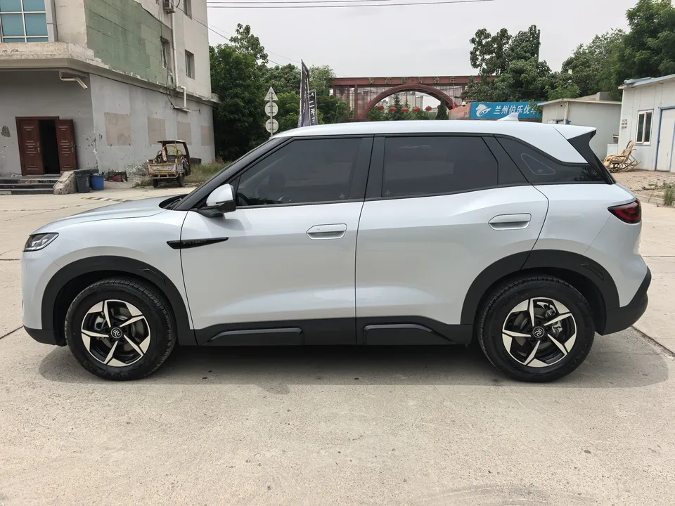 BYD Yuan Up Yuan UP 301KM Leading Type 2024 — thumbnail 4