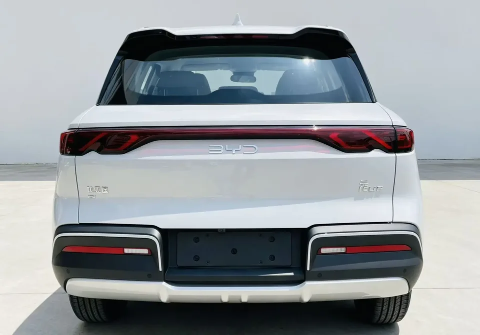 BYD Yuan Up Yuan UP 301KM Pilot 2025 — thumbnail 2