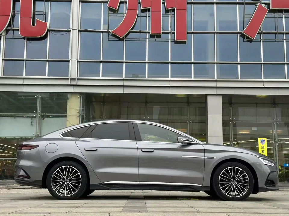 BYD Han DM Chinese DM DM-i 121KM Premium 2022 — thumbnail 2