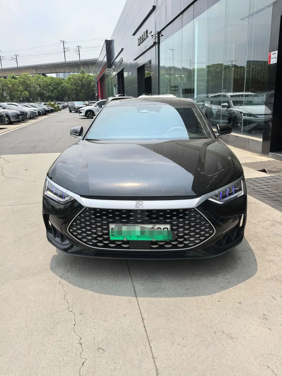 BYD Han DM HAN DM DM-i Honor Edition 121KM Premium Edition 2024 — thumbnail 2