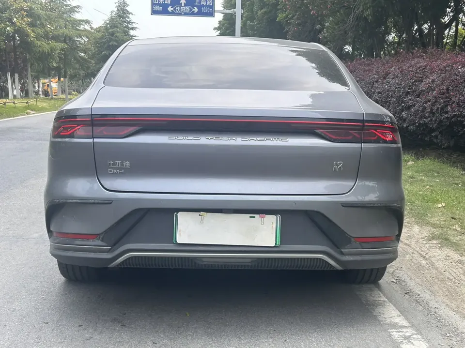 BYD Han DM Chinese DM DM-i 121KM Premium 2022 — thumbnail 5