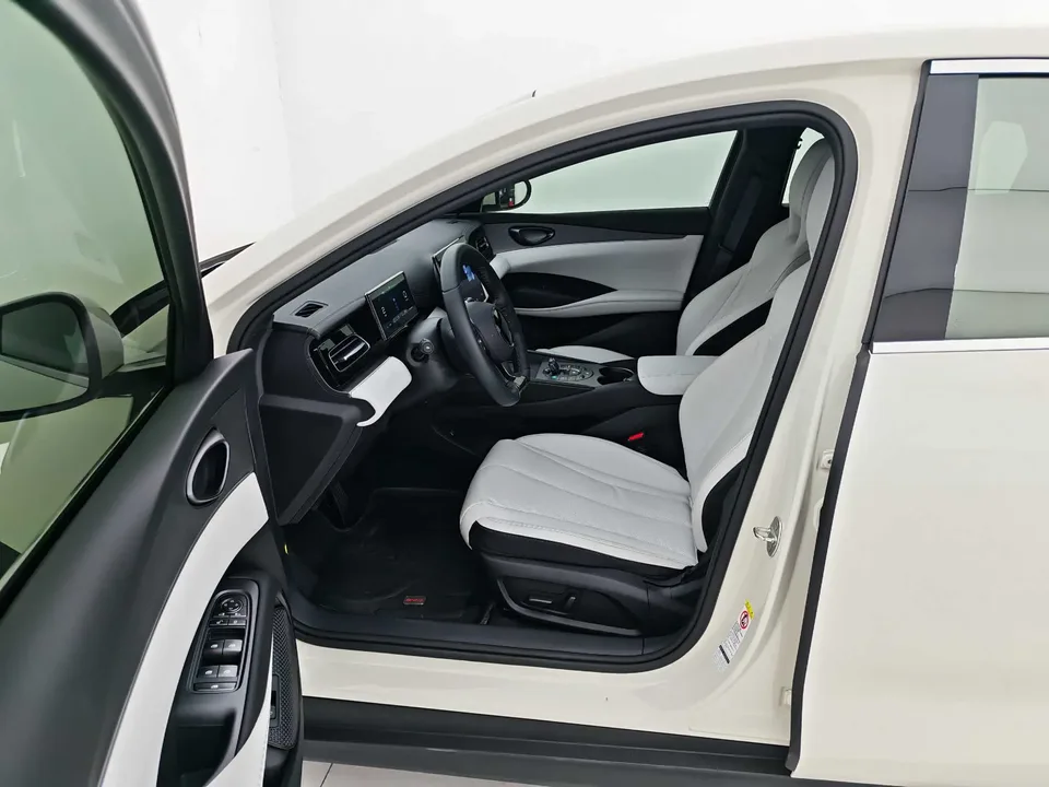 BYD Seal 06DM Seal 06DM DM-i 80KM Premium 2024 — thumbnail 5