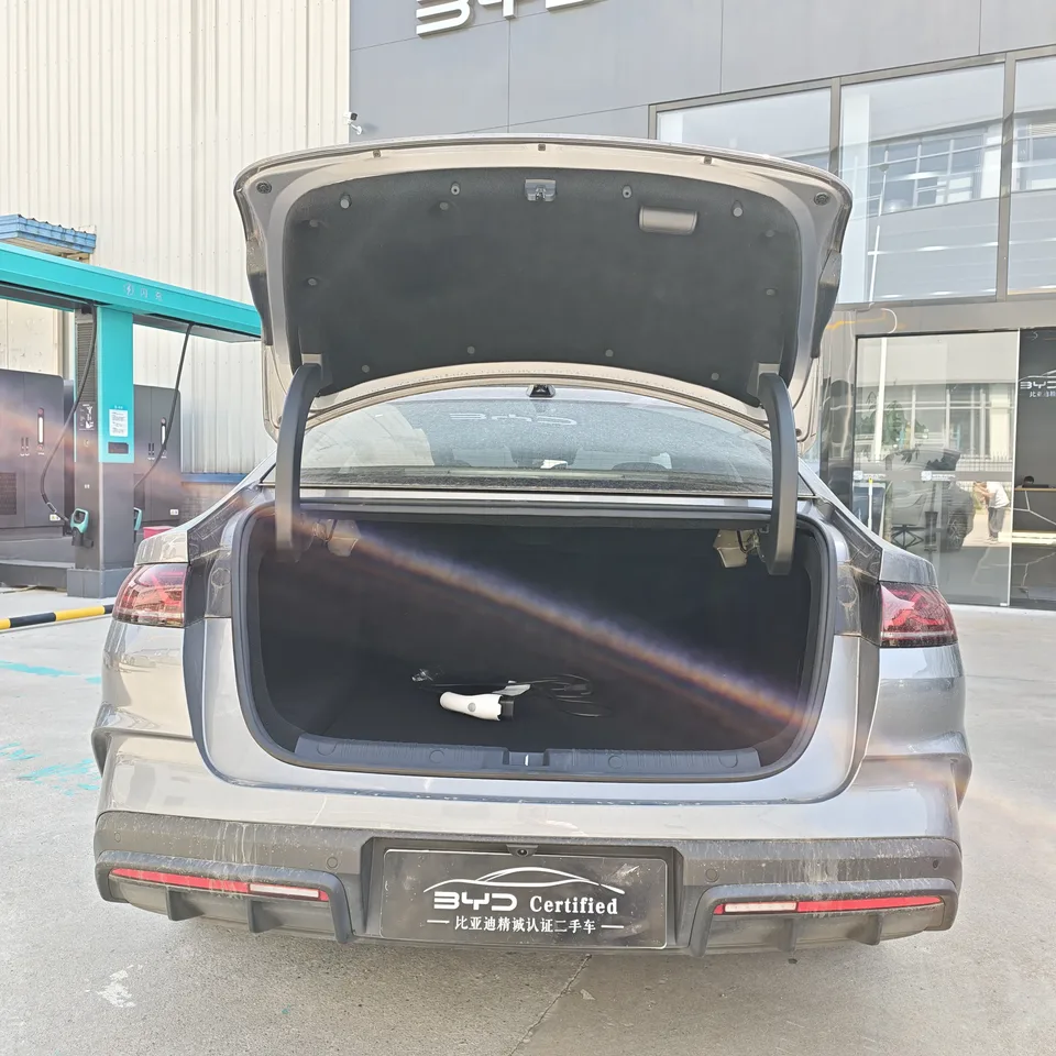 BYD Qin L DM Qin L DM Intelligent Driving Edition DM-i 120KM Leading Edition 2025 — thumbnail 3