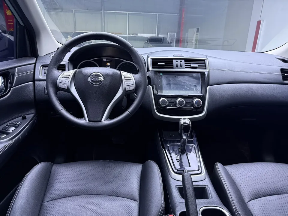 Nissan Tiida Tiida 1.6L CVT Cool Edition 2023 — миниатюра 2
