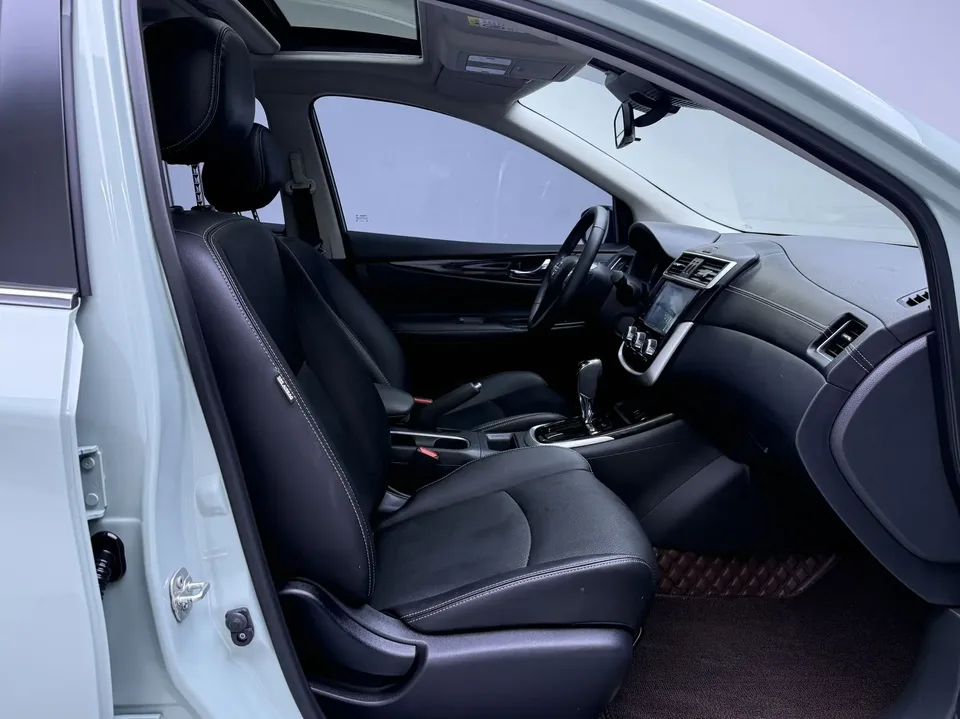 Nissan Tiida Tiida 1.6L CVT Cool Edition 2023 — миниатюра 3