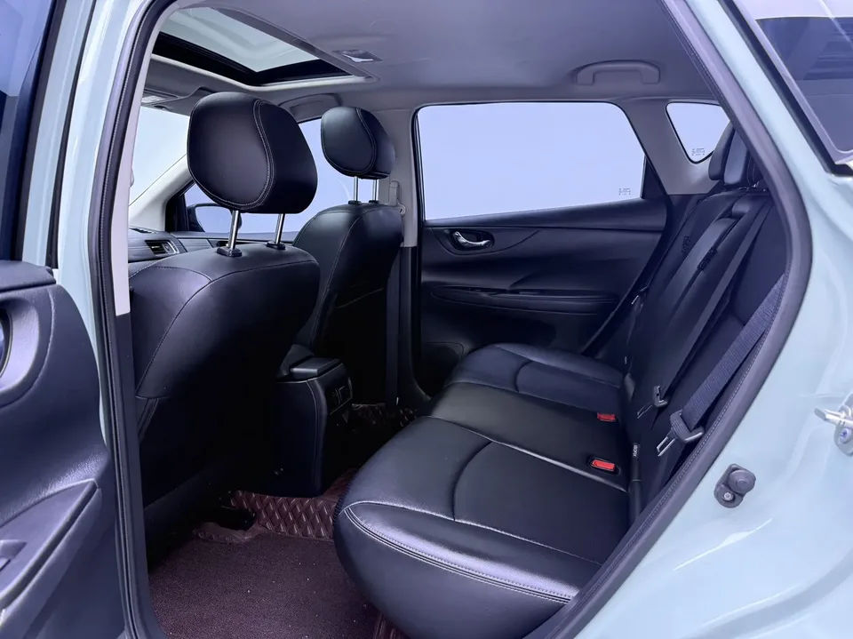 Nissan Tiida Tiida 1.6L CVT Cool Edition 2023 — миниатюра 5